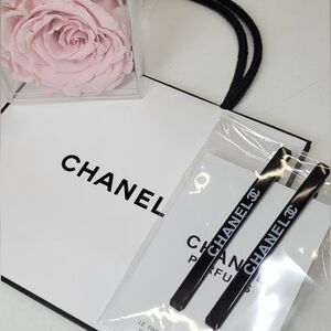 NWT Chanel Beauty Long Black Hair Clips Novelty Hair Accessories